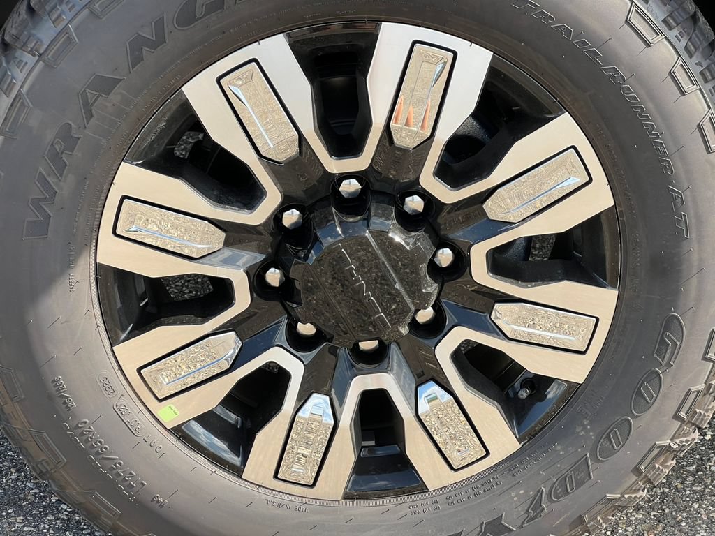 New 2026 GMC Sierra 2500 Denali w/ Denali Reserve Package AWD/4WD image 13