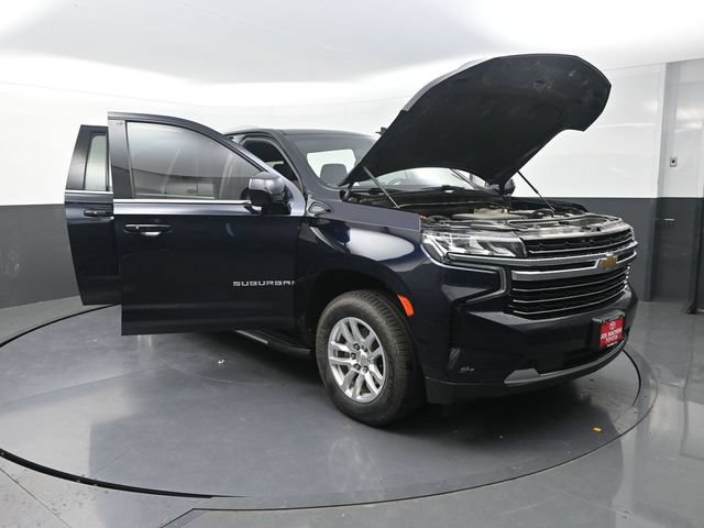 Used 2022 Chevrolet Suburban LT AWD/4WD image 40
