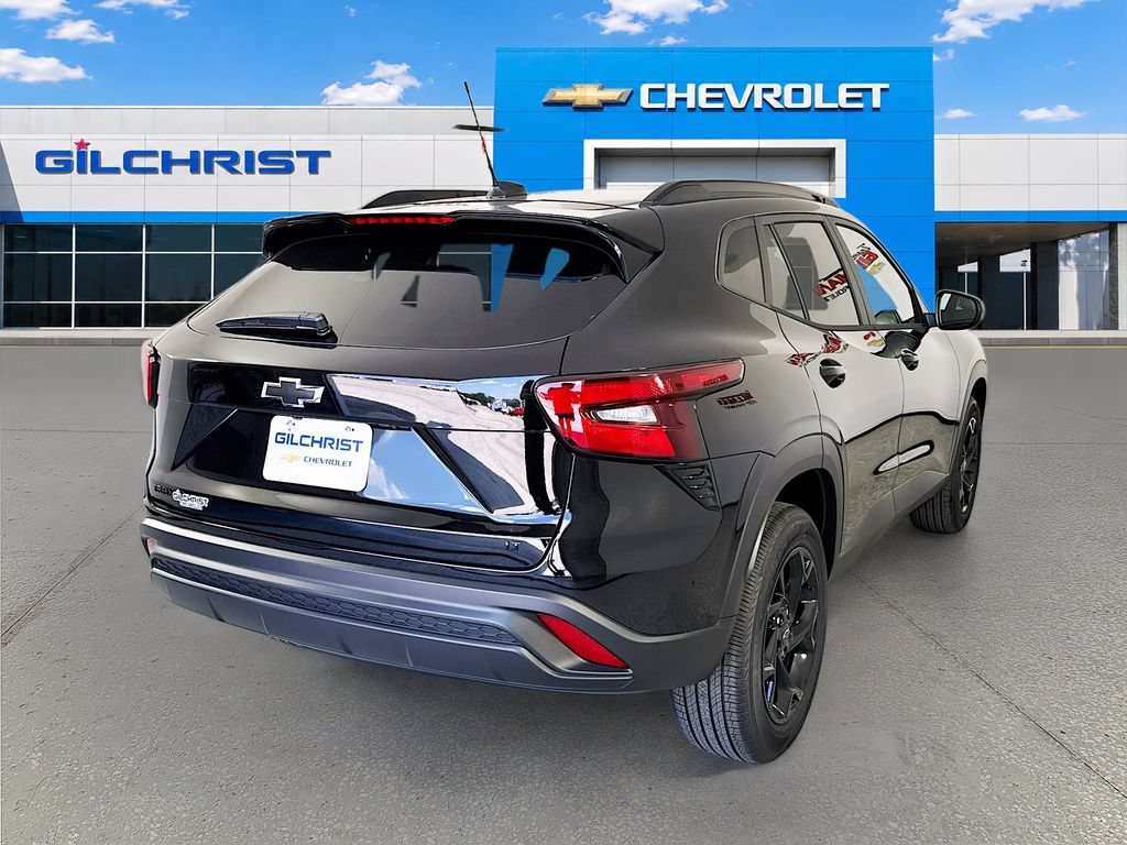 New 2026 Chevrolet Trax LT w/ Midnight Edition FWD image 8