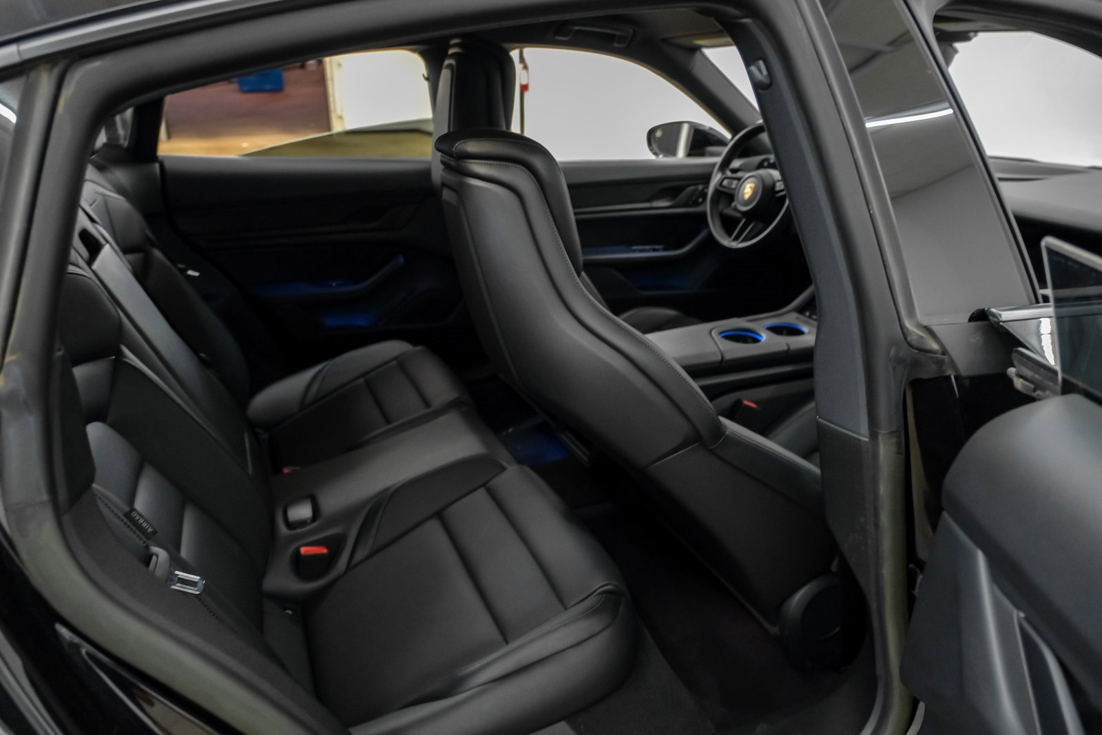 Used 2023 Porsche Taycan image 34