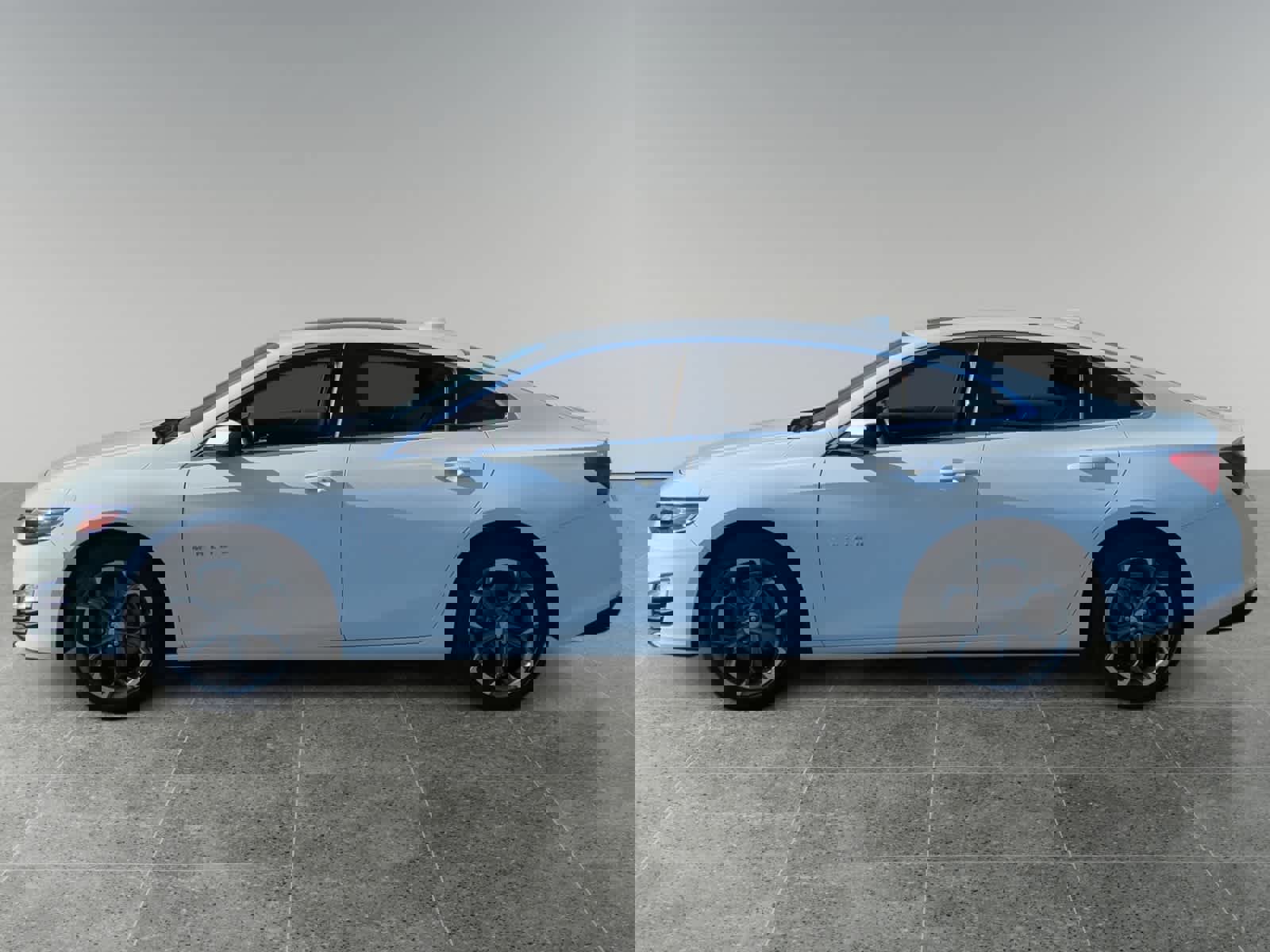 Used 2024 Chevrolet Malibu LT image 2