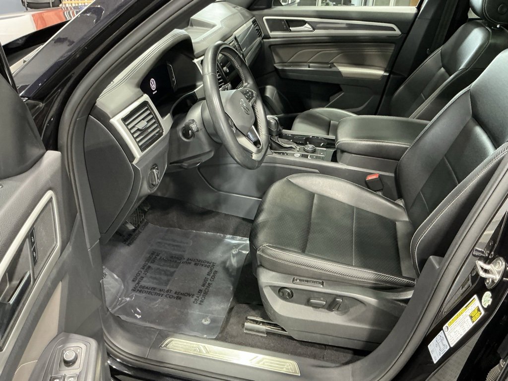 Used 2021 Volkswagen Atlas Cross Sport SEL image 3