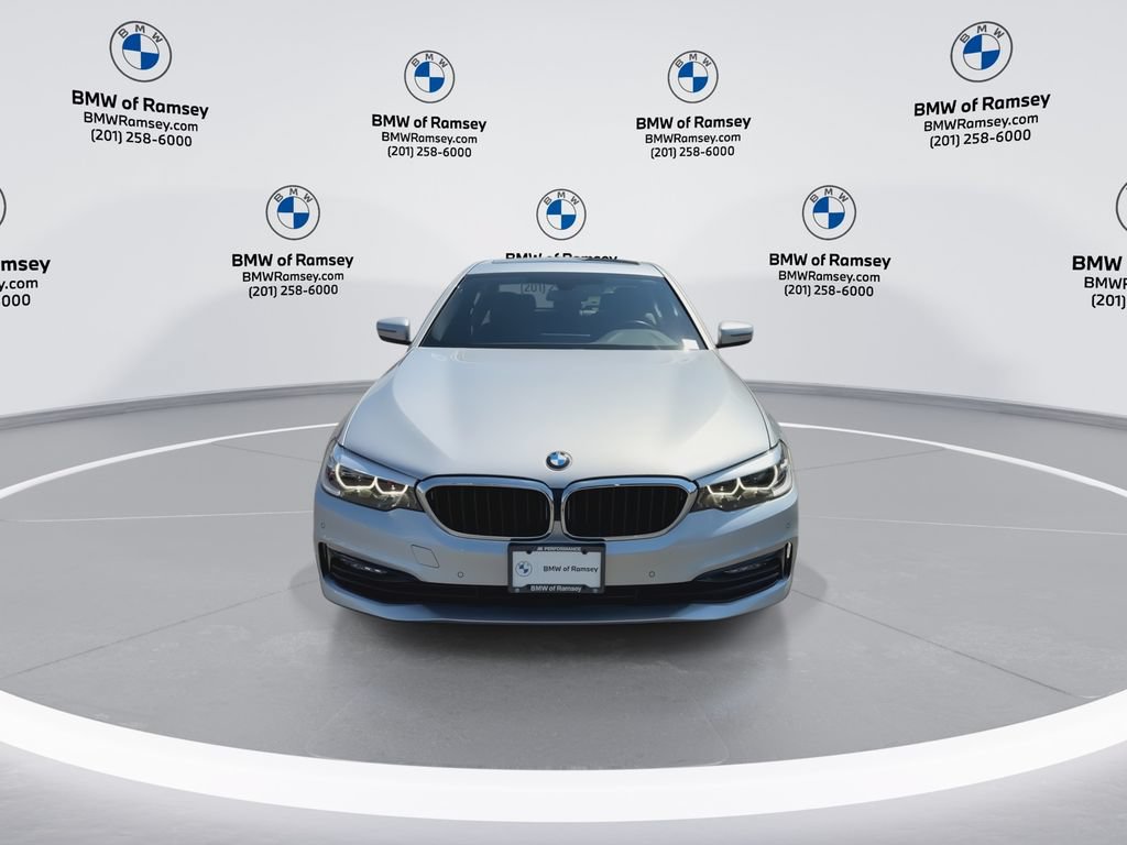 Used 2018 BMW 530e xDrive AWD/4WD image 3