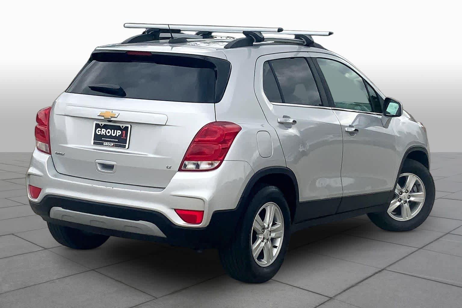 Used 2019 Chevrolet Trax LT w/ LT Convenience Package FWD image 12