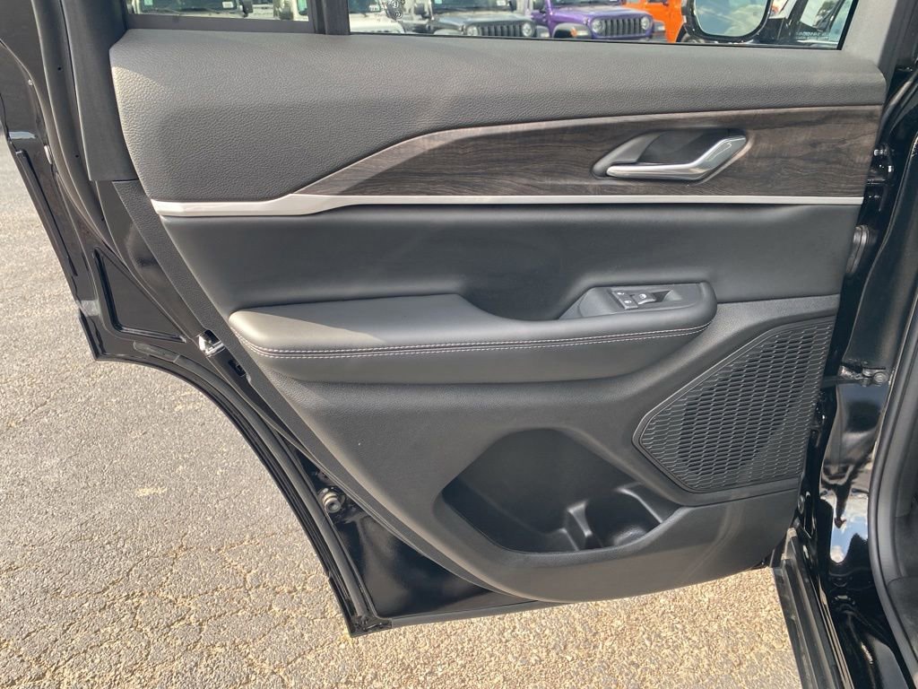 New 2026 Jeep Grand Cherokee Altitude RWD image 35