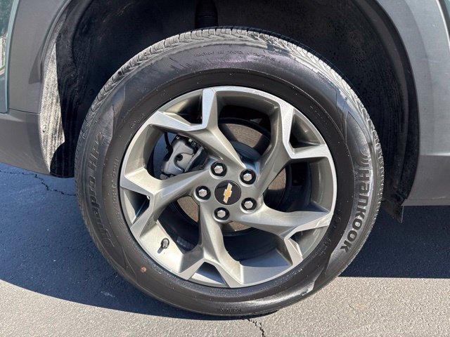 Used 2025 Chevrolet Trax LT FWD image 9