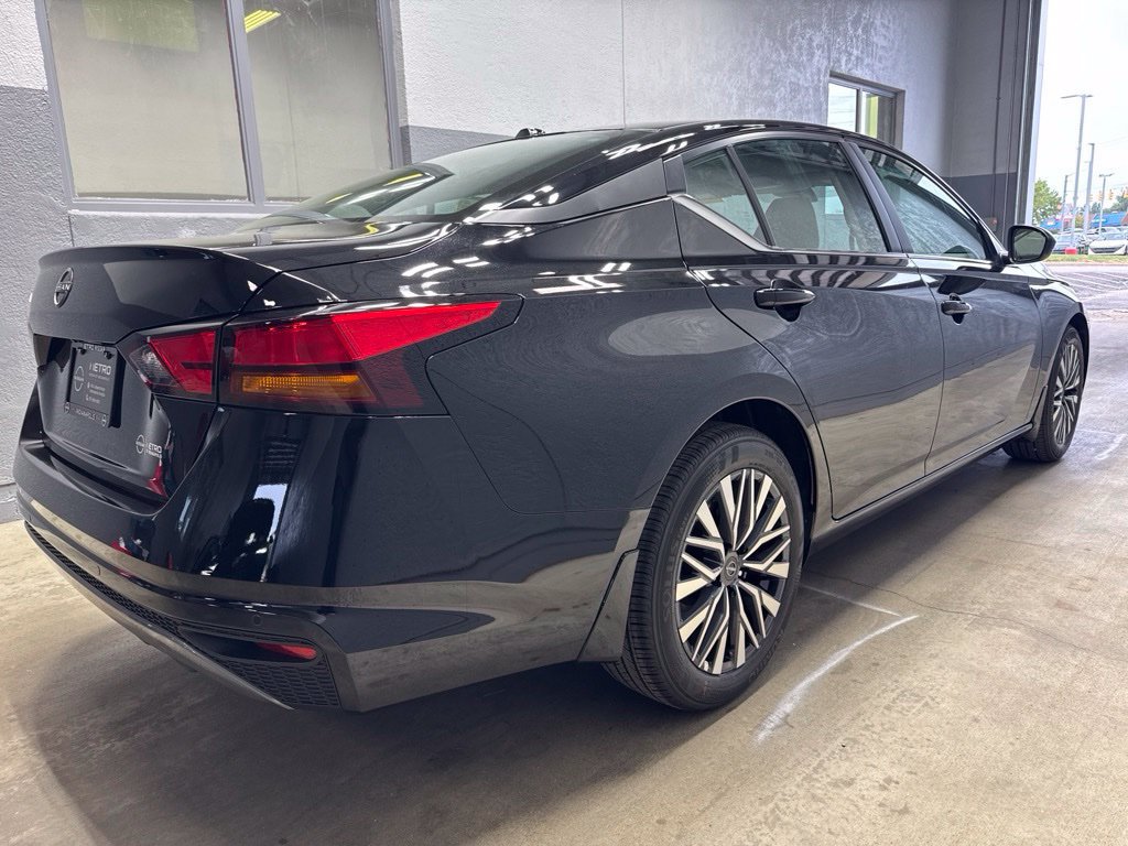 New 2026 Nissan Altima 2.5 SV FWD image 3