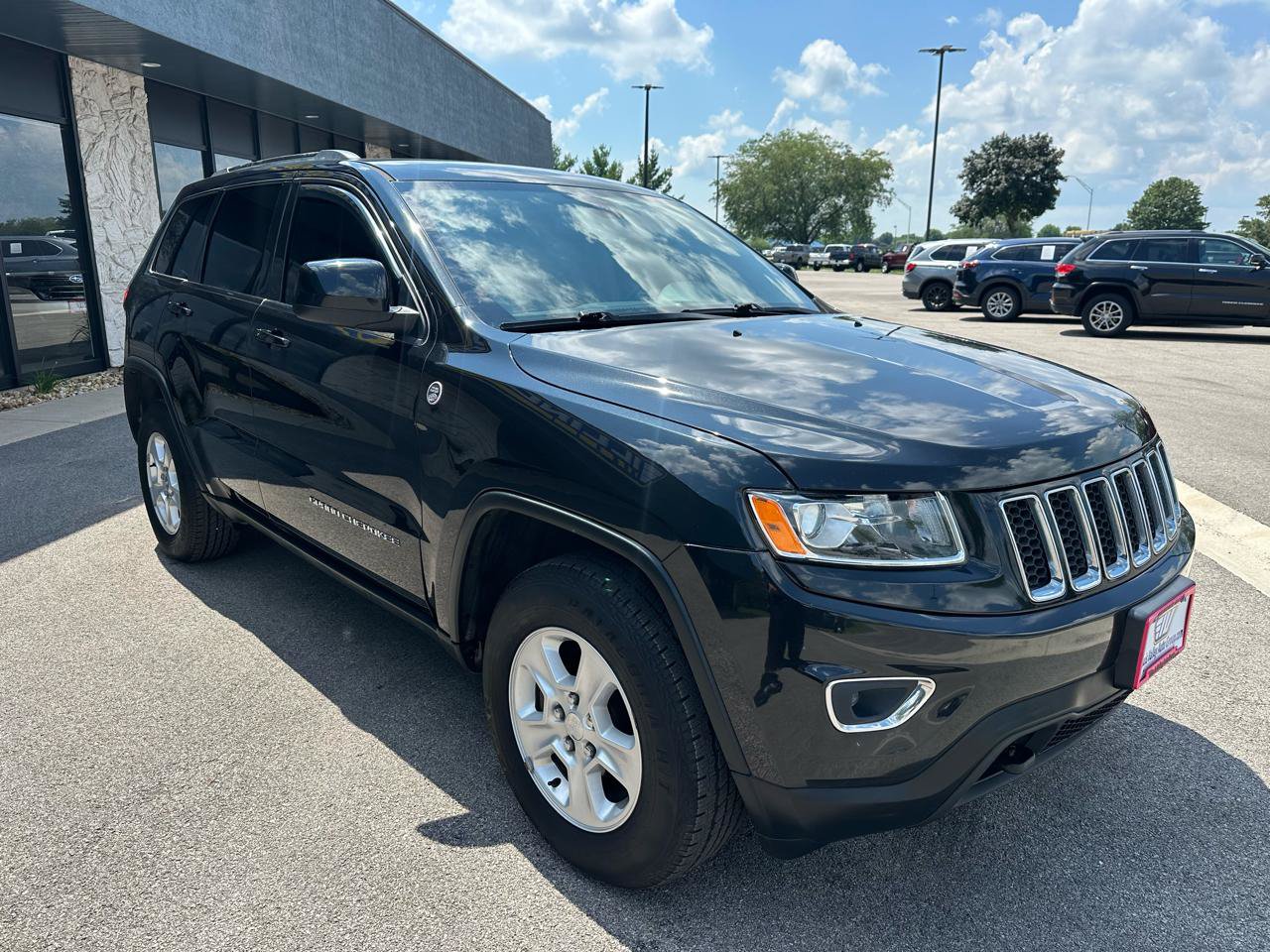 Used 2016 Jeep Grand Cherokee Laredo w/ Quick Order Package 23E AWD/4WD image 9