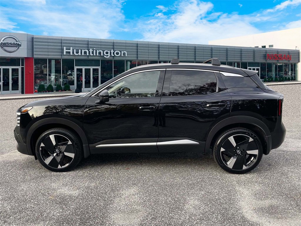 Certified 2025 Nissan Kicks SR w/ Illumination Package image 9