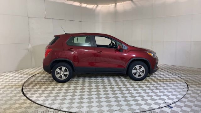 Used 2021 Chevrolet Trax LS AWD/4WD image 9