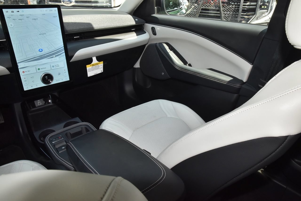Certified 2025 Ford Mustang Mach-E Premium AWD/4WD image 17