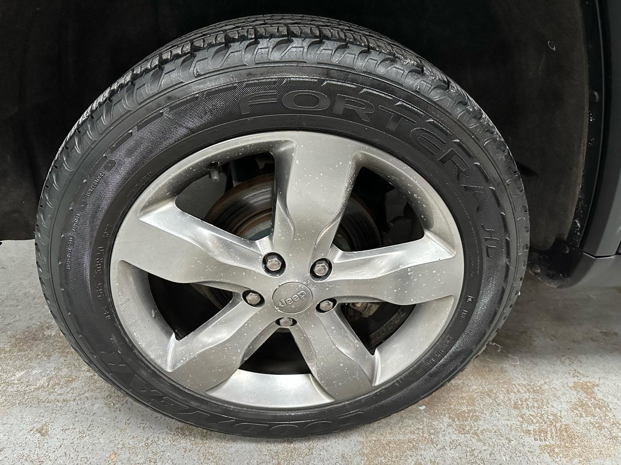 Used 2013 Jeep Grand Cherokee Overland w/ Advance Technology Group image 24