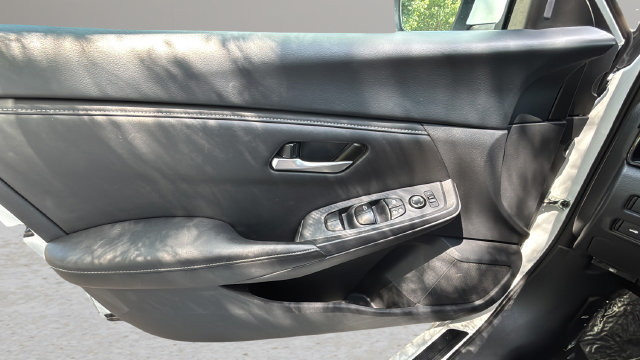 Used 2025 Nissan Sentra SV w/ All-Weather Package FWD image 17