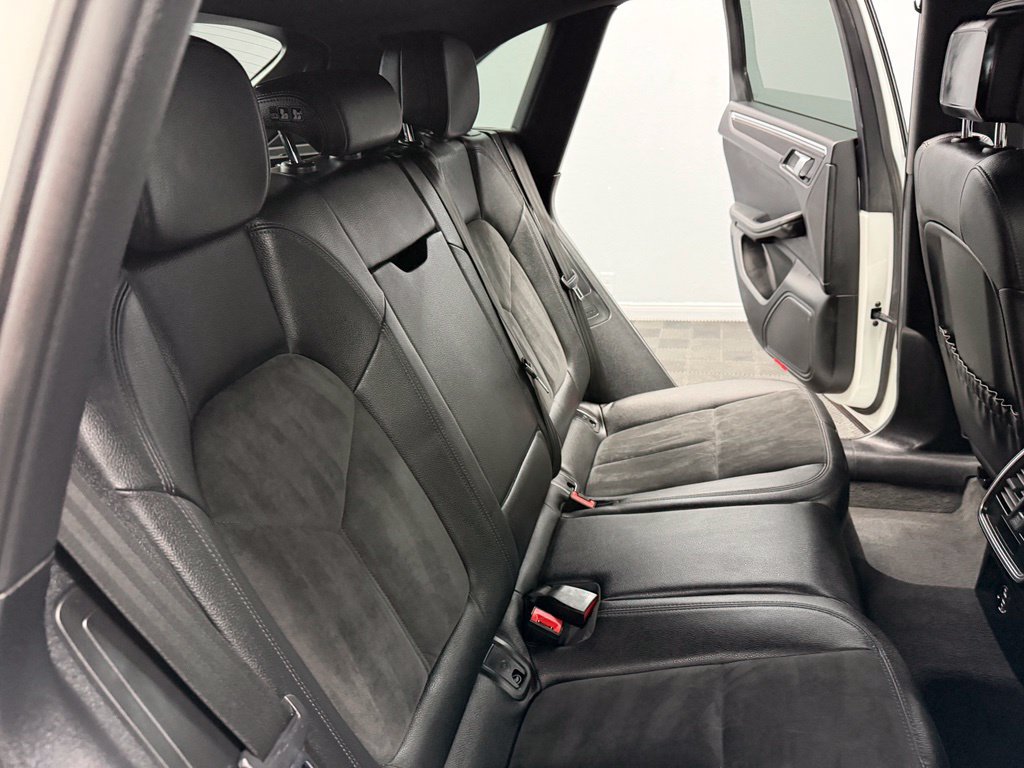 Used 2021 Porsche Macan AWD/4WD image 45