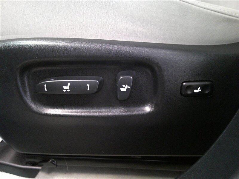 Used 2015 Lexus RX 450h AWD image 33