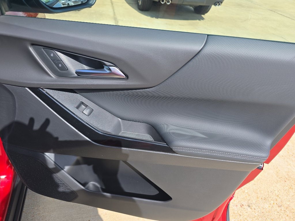New 2026 Chevrolet Equinox LT w/ Safety and Technology Package FWD image 15