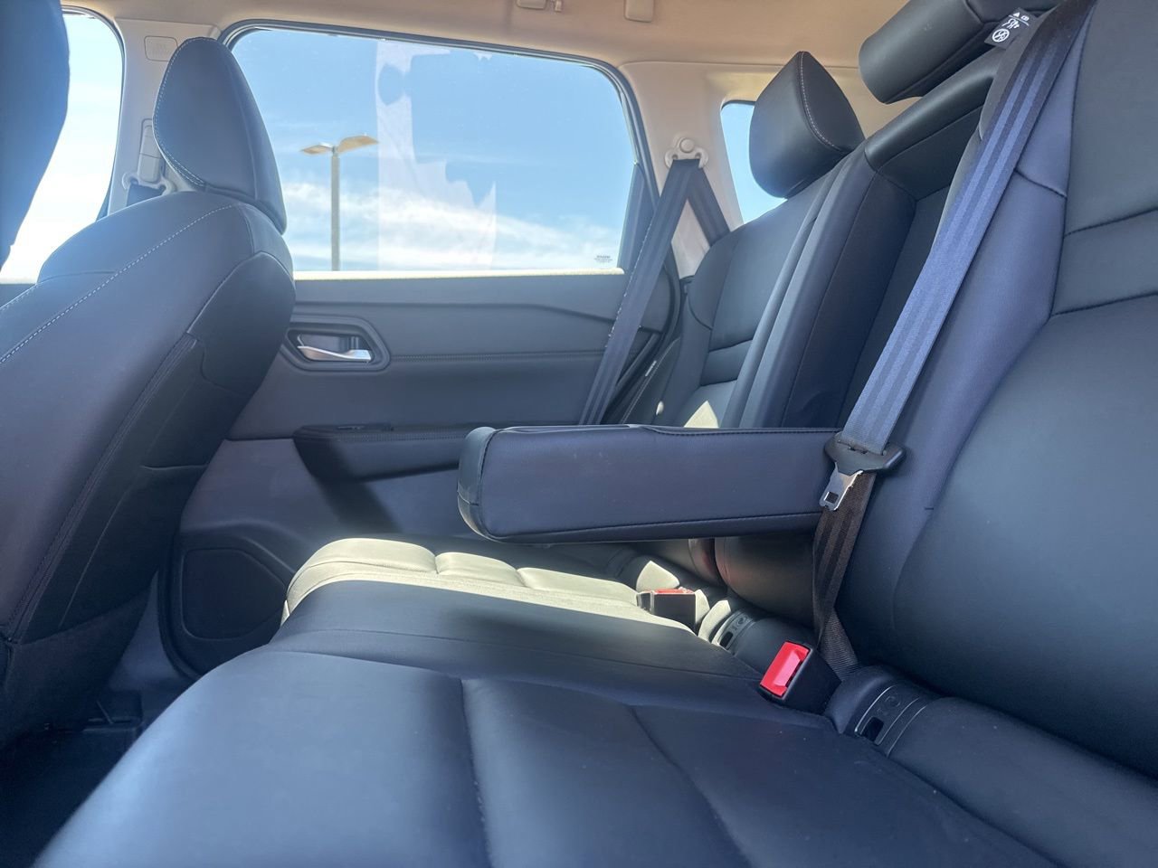 Certified 2026 Nissan Rogue SL image 32