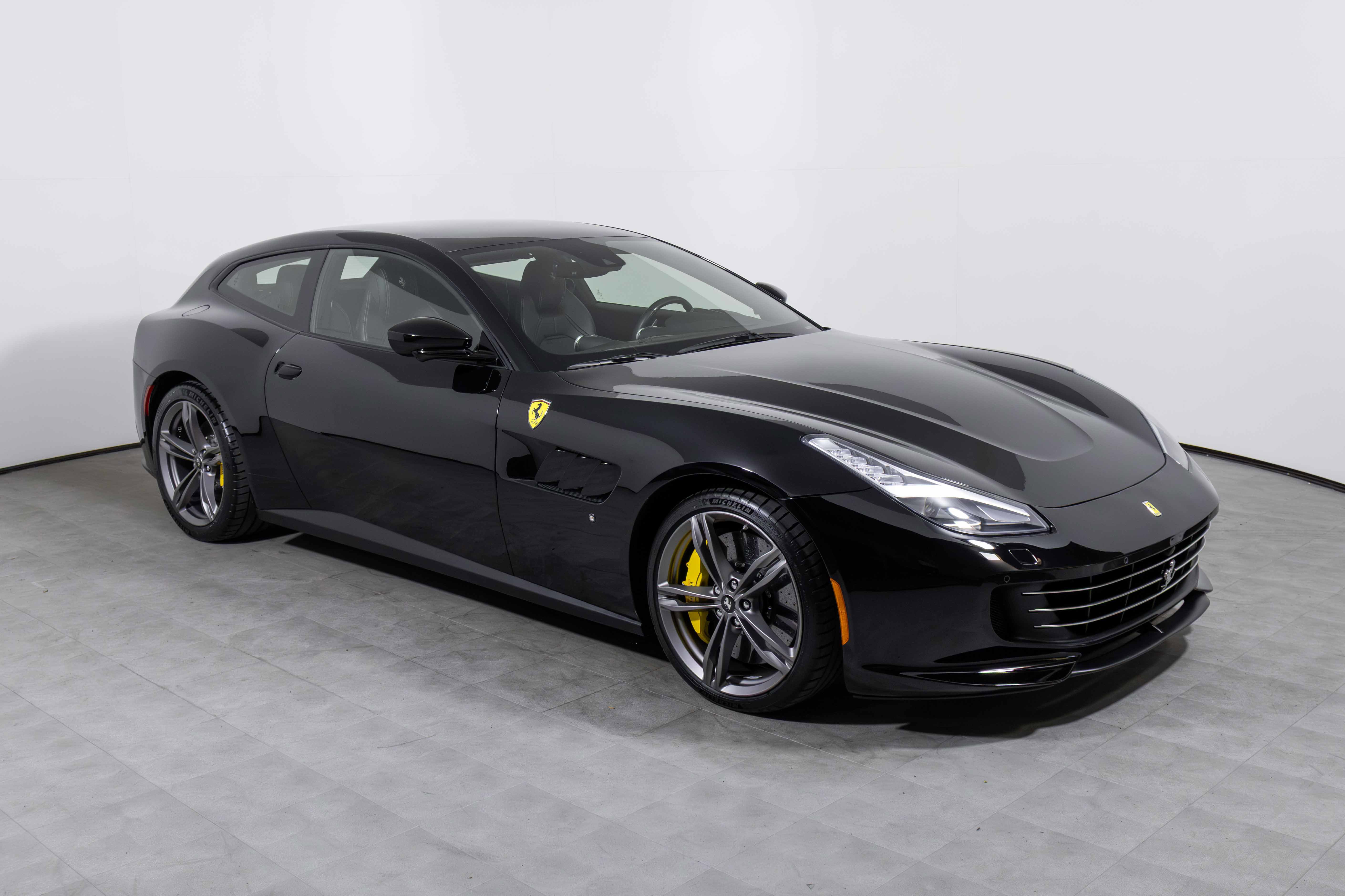 Used 2019 Ferrari GTC4Lusso image 4