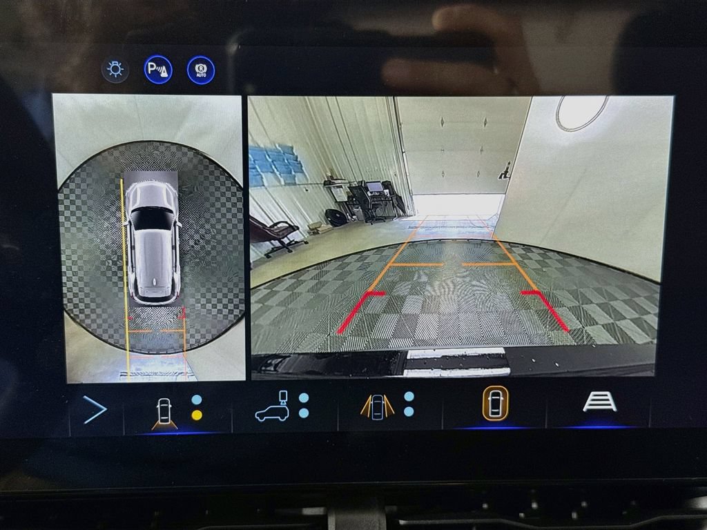 New 2027 Chevrolet Equinox LT w/ Safety and Technology Package FWD image 14