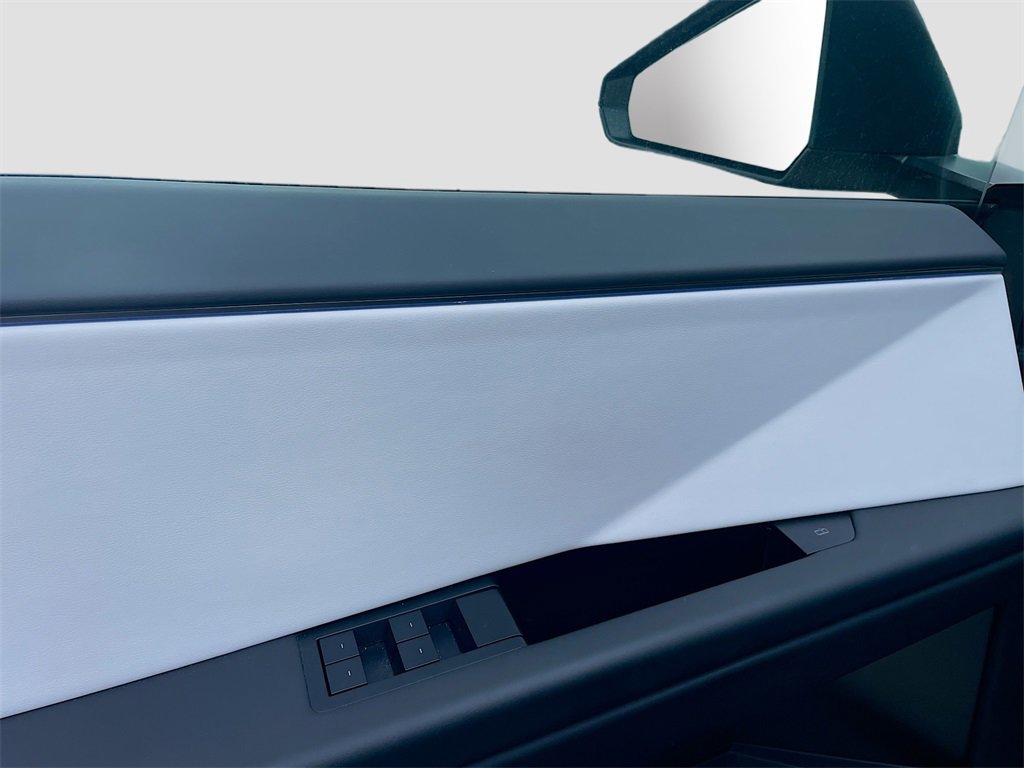 Used 2024 Tesla Cybertruck AWD Crew Cab image 9