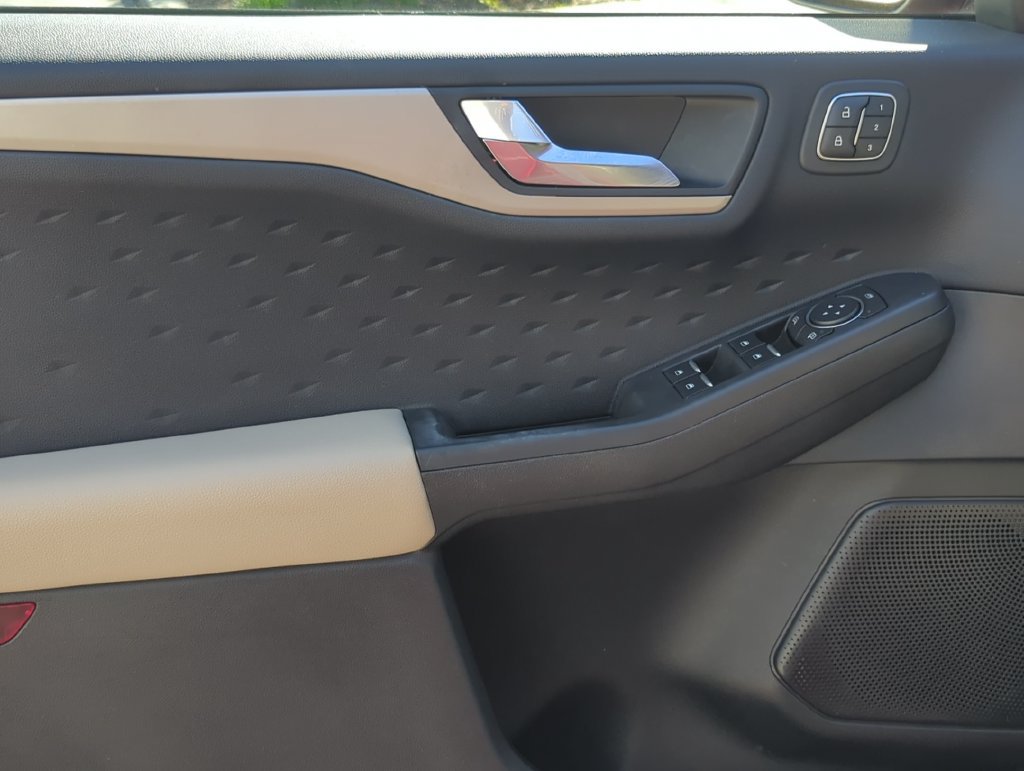 Used 2020 Ford Escape SEL FWD image 13
