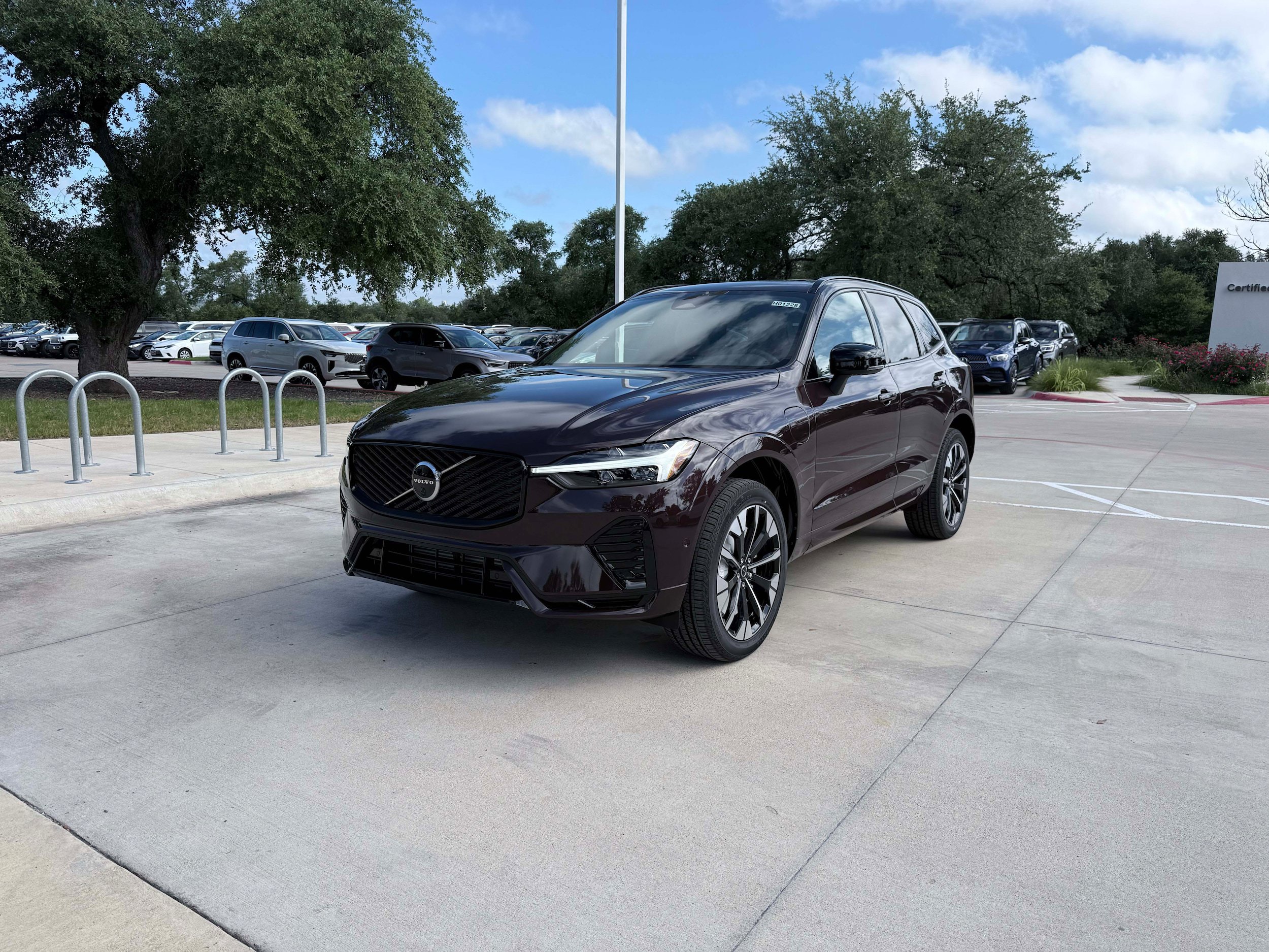 New 2026 Volvo XC60 T8 Plus w/ Protection Package Premier AWD/4WD image 2
