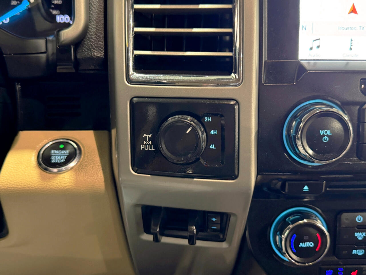 Used 2017 Ford F250 Lariat w/ Lariat Ultimate Package image 23