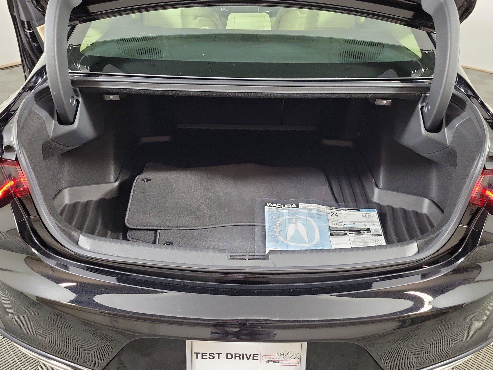 Used 2022 Acura TLX SH-AWD image 9