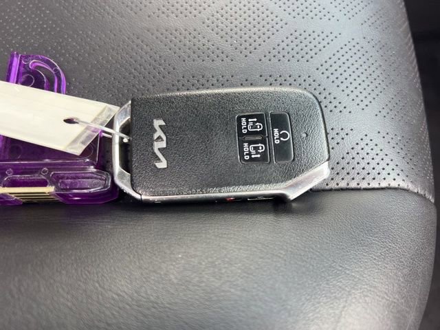 Certified 2024 Kia Carnival LX image 39