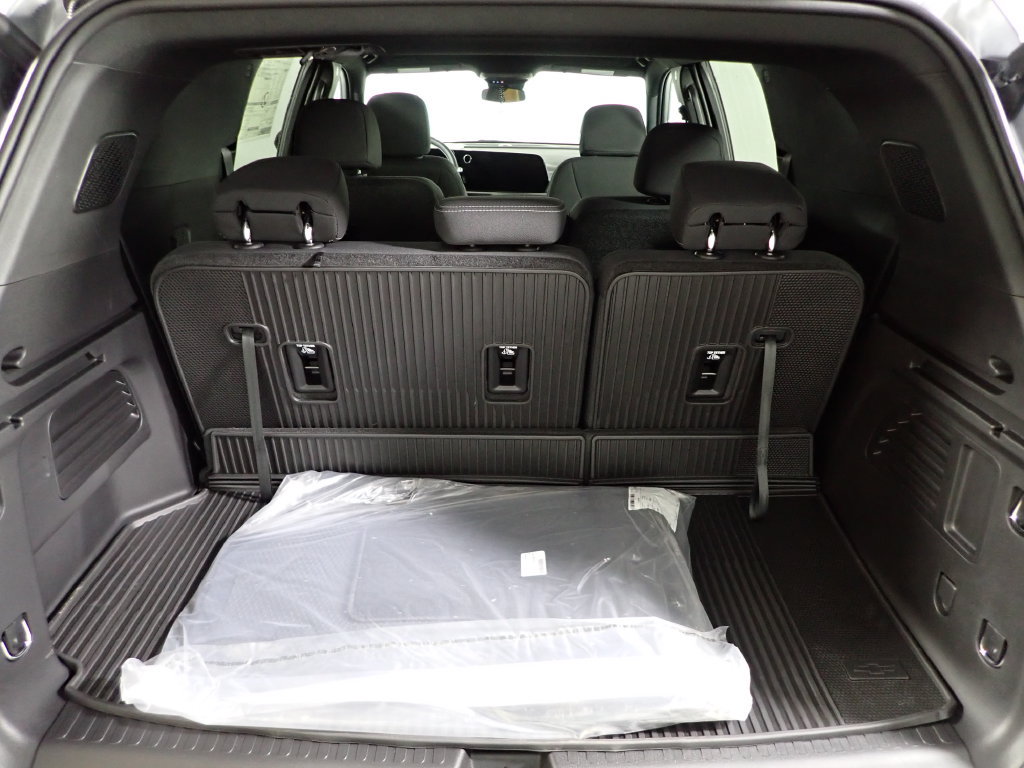 New 2027 Chevrolet Traverse LT w/ LPO, Floor Liner Package AWD/4WD image 16