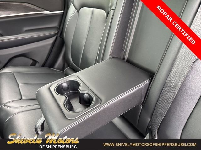 Used 2024 Jeep Grand Cherokee Limited w/ Trailer Tow Package AWD/4WD image 28