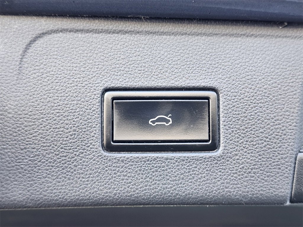 Used 2021 Volkswagen Atlas SE w/ Panoramic Sunroof Package image 32