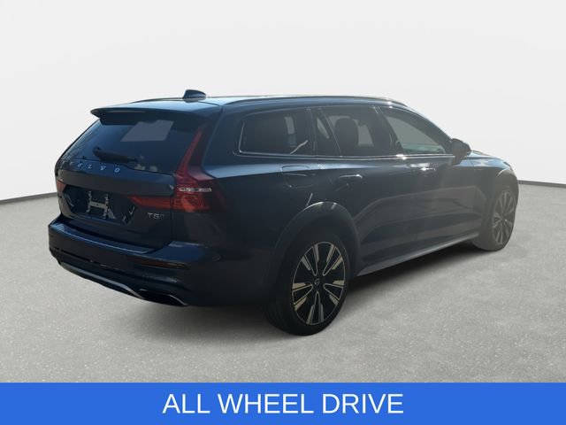 Used 2020 Volvo V60 T5 Cross Country w/ Protection Package Premier image 5