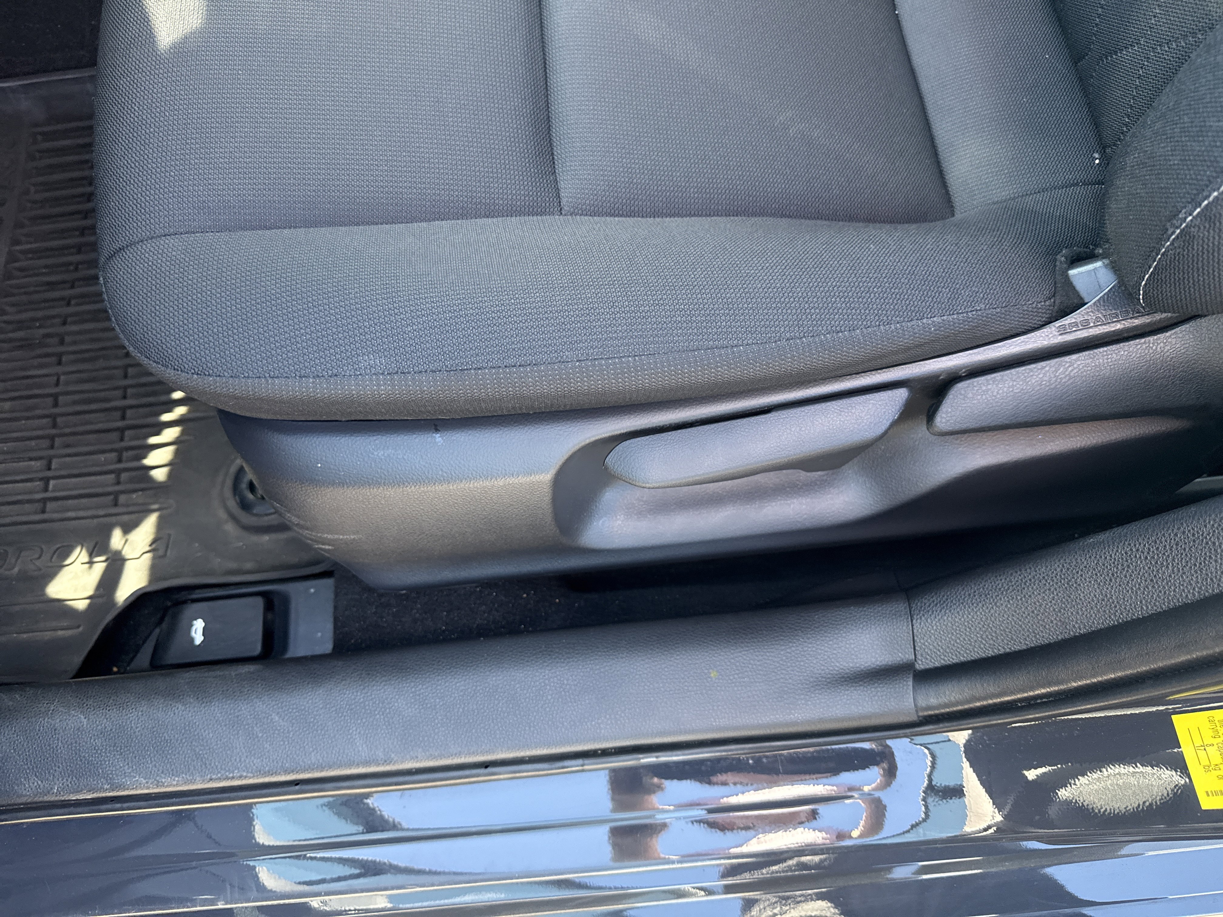 Used 2025 Toyota Corolla LE image 20