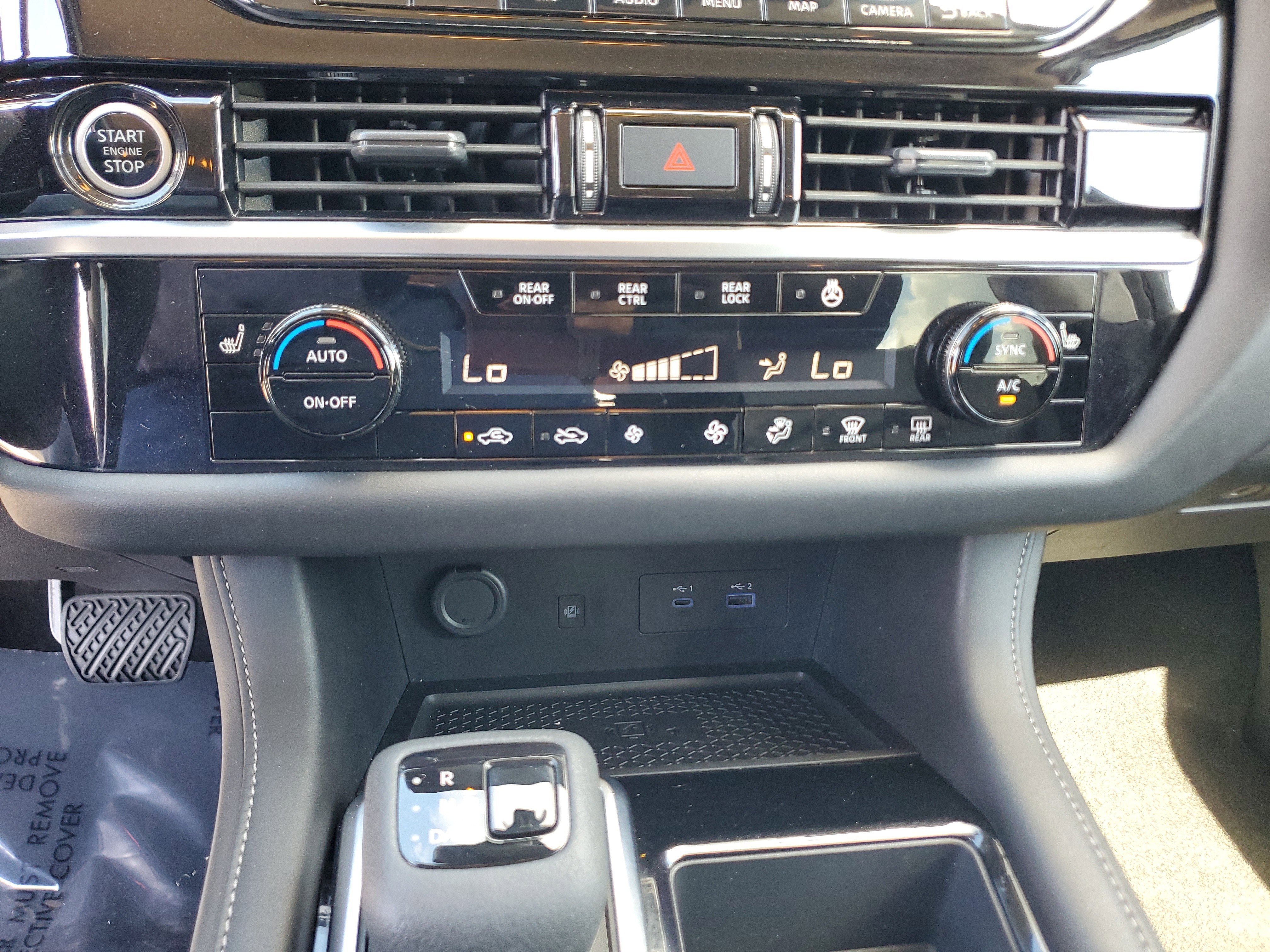 Used 2024 Nissan Pathfinder SL FWD image 25