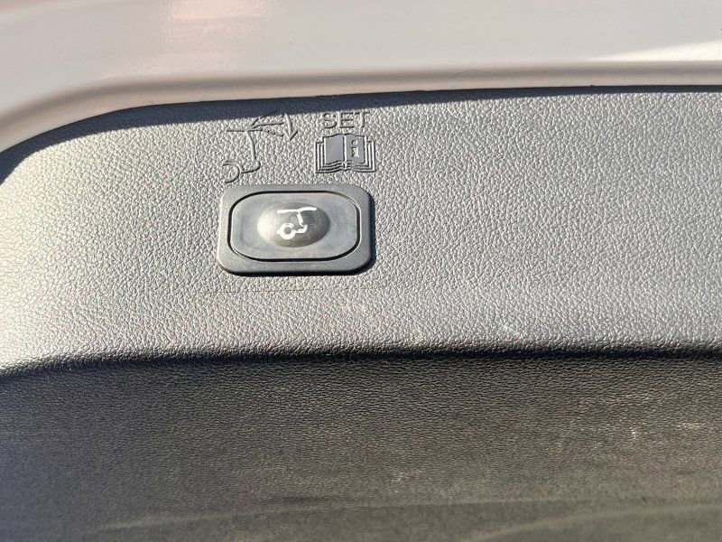 Used 2018 Ford Escape SEL w/ Ford Safe & Smart Package image 17