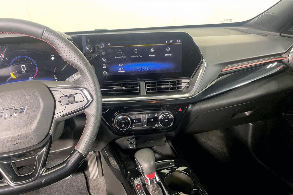 Used 2025 Chevrolet Trax RS w/ Sunroof Package FWD image 8