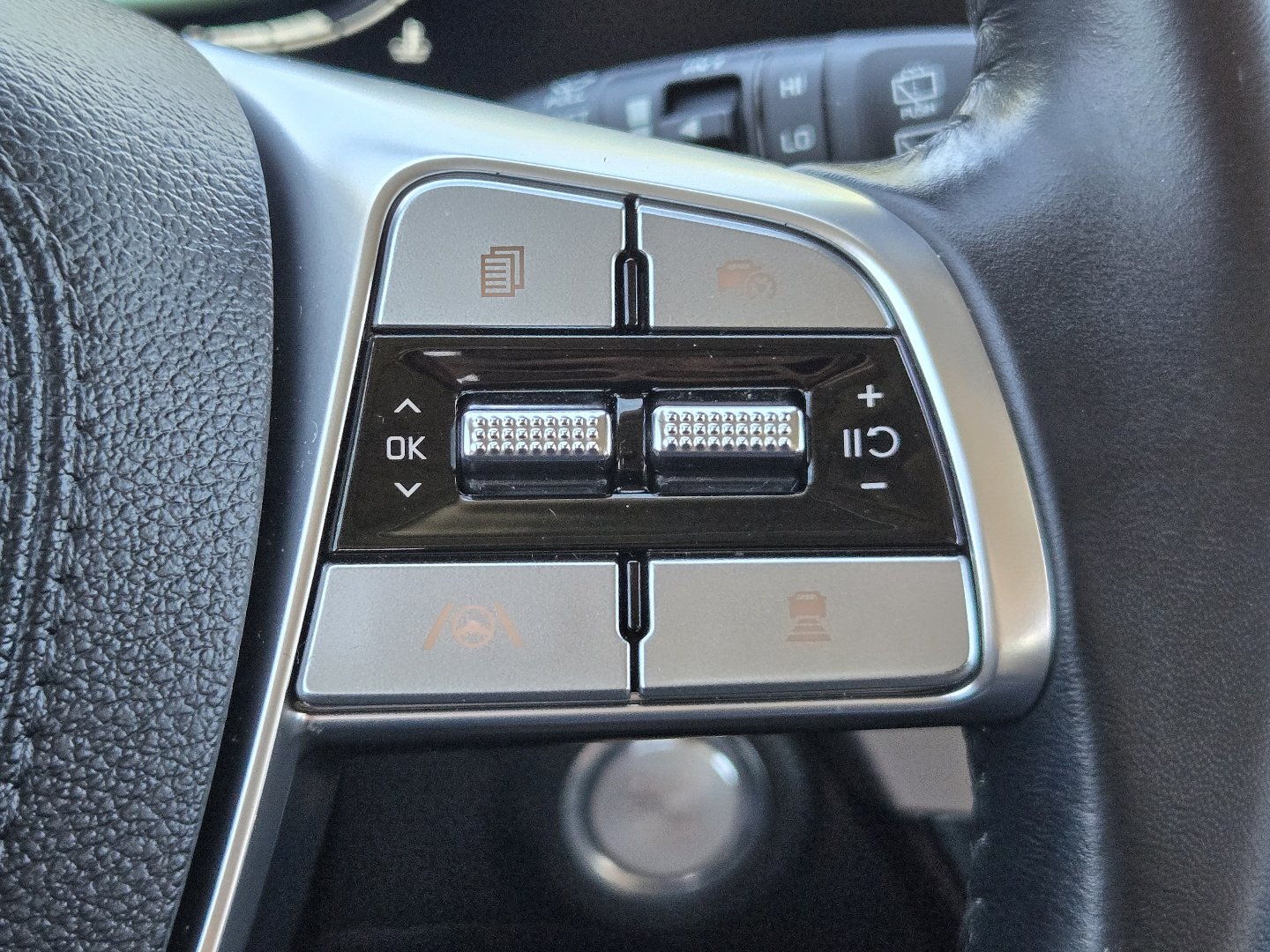 Used 2025 Kia Telluride S AWD/4WD image 25