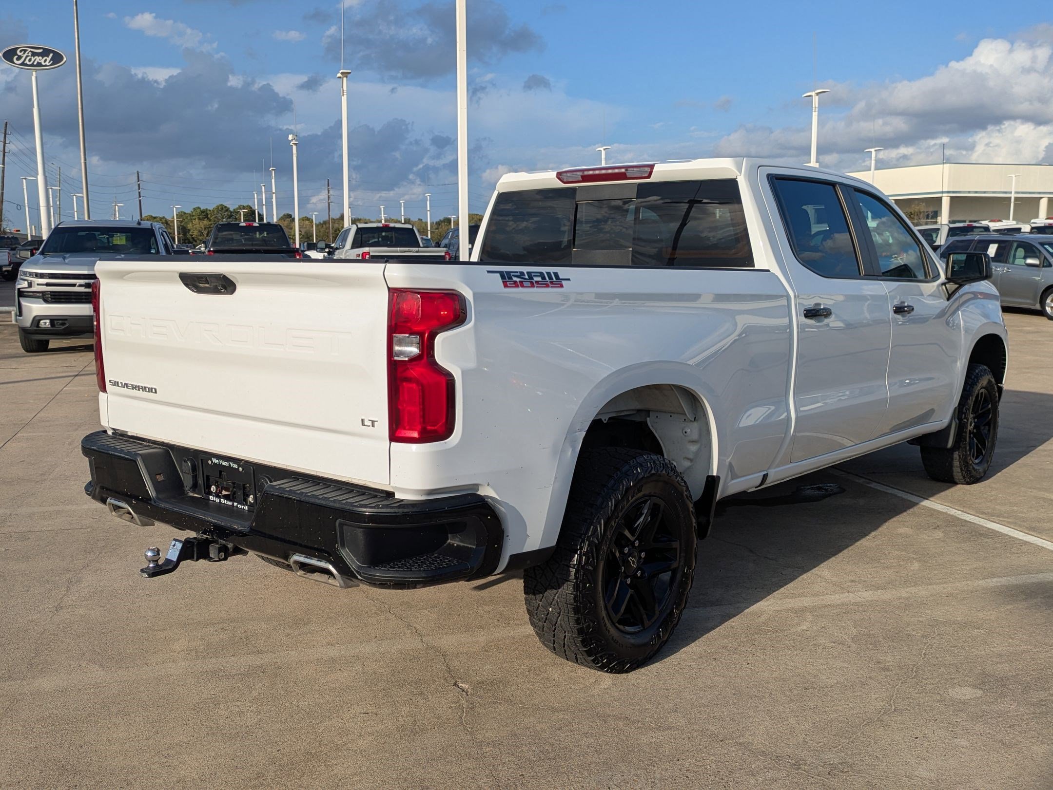 Used 2023 Chevrolet Silverado 1500 LT Trail Boss w/ Convenience Package II image 3