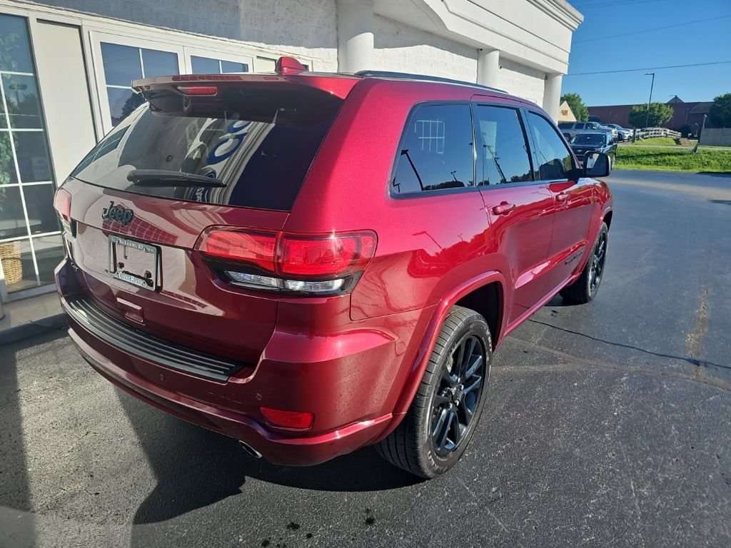 Used 2020 Jeep Grand Cherokee Altitude AWD/4WD image 4