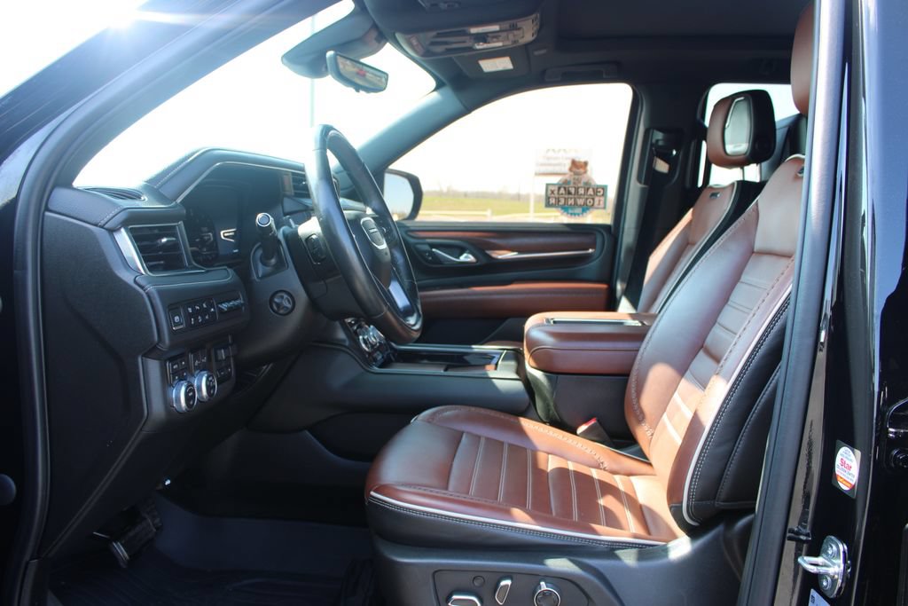 Used 2023 GMC Yukon Denali Ultimate w/ LPO, Floor Liner Package AWD/4WD image 24