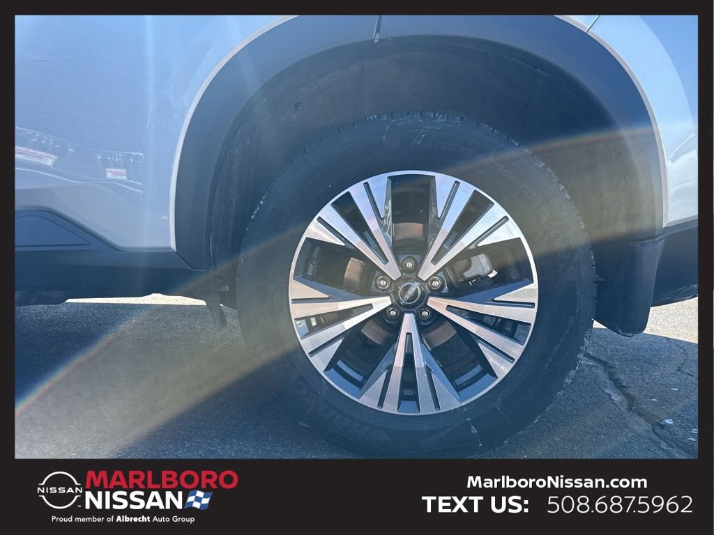 Certified 2023 Nissan Rogue SV w/ SV Premium B Package image 12