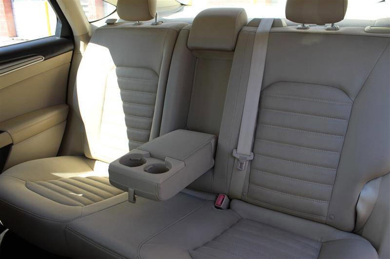 Used 2013 Ford Fusion SE image 25