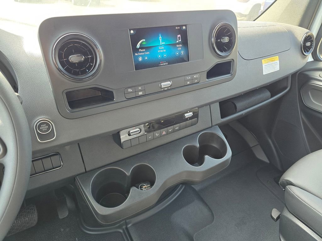 Used 2024 Mercedes-Benz Sprinter 2500 image 28
