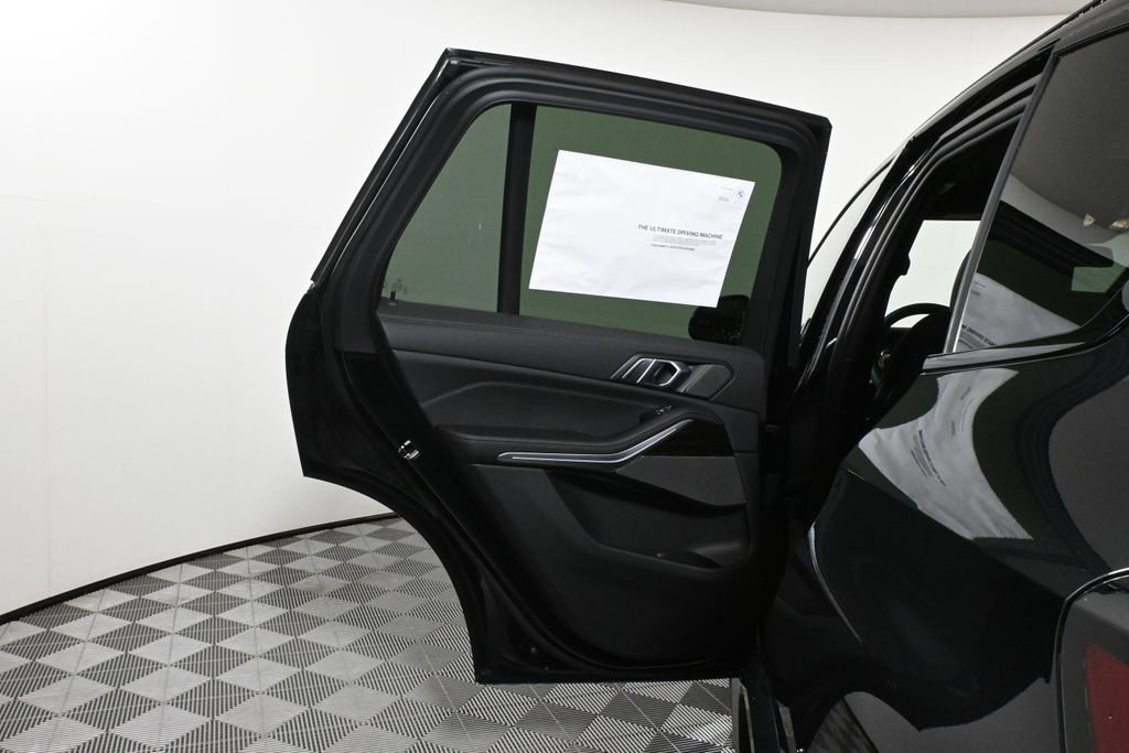 Used 2026 BMW X5 xDrive40i w/ M Sport Package image 33