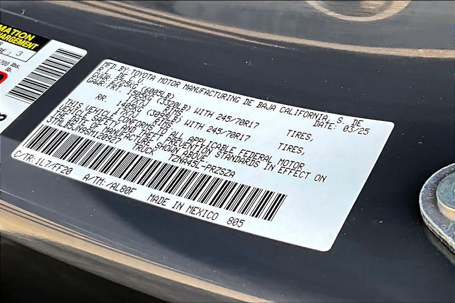 Used 2025 Toyota Tacoma SR5 w/ SR5 Upgrade Package AWD/4WD image 34