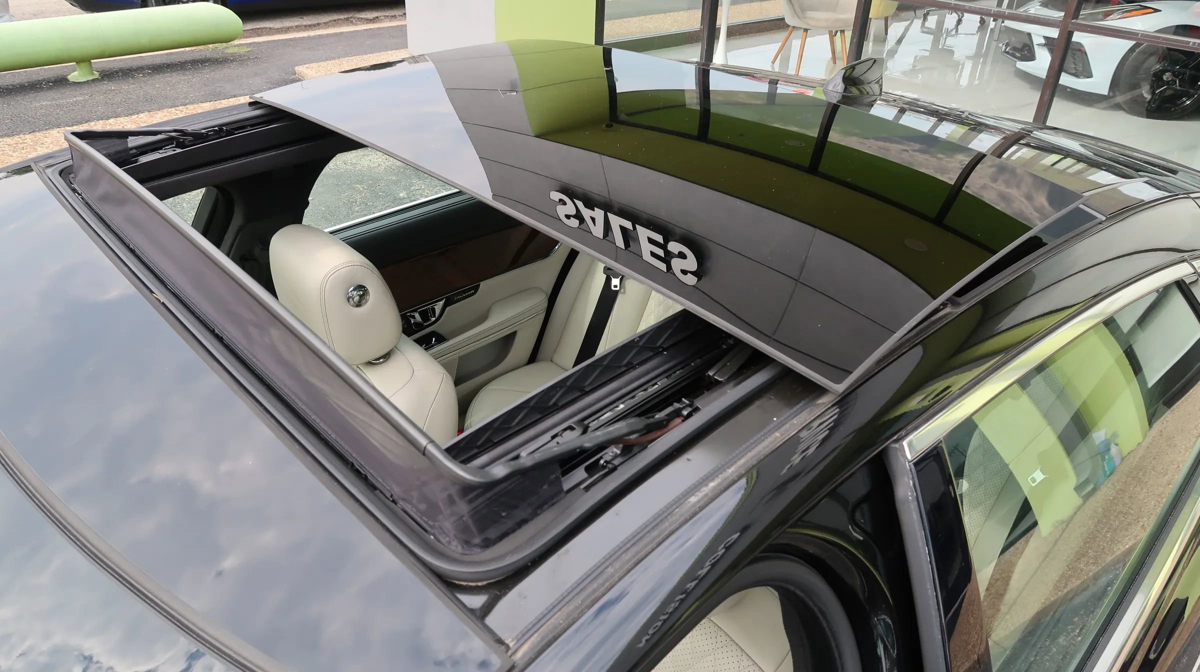 Used 2019 Jaguar XJ L Portfolio image 43