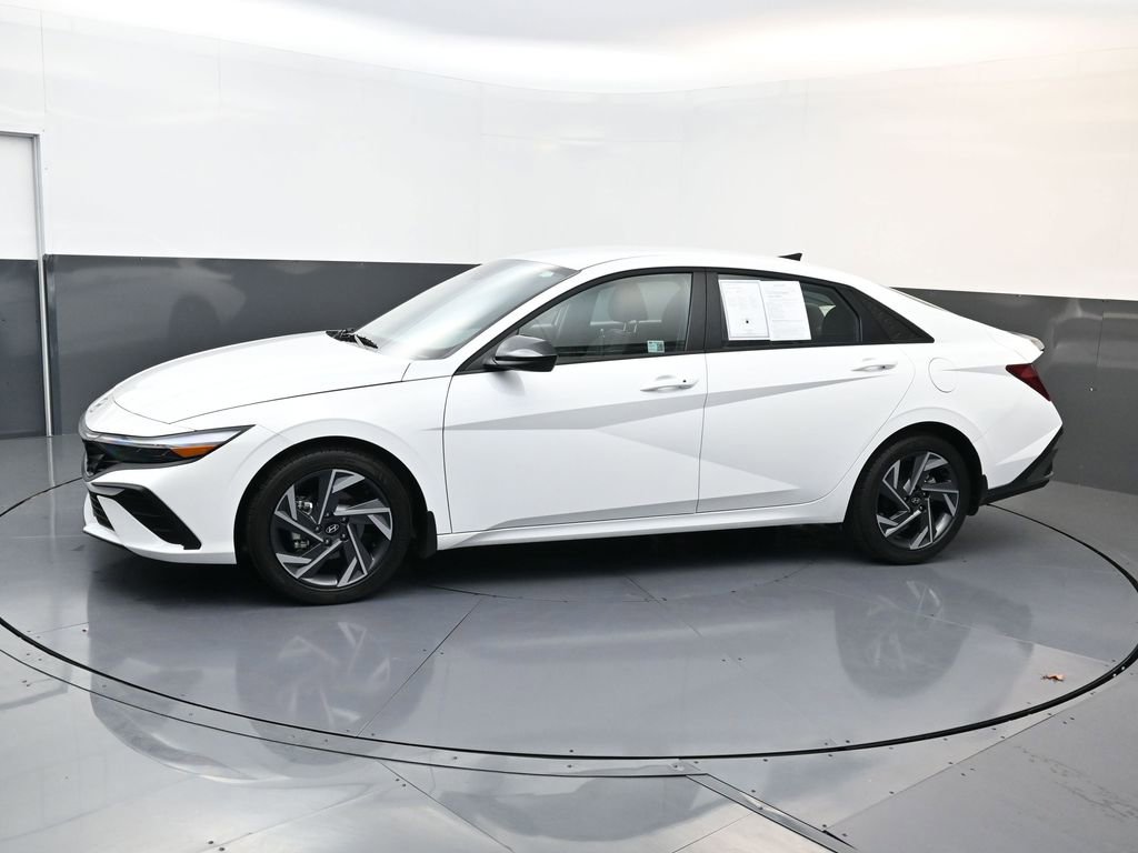 Used 2025 Hyundai Elantra Sport image 7