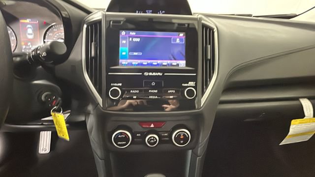 Used 2020 Subaru Crosstrek 2.0i AWD/4WD image 23