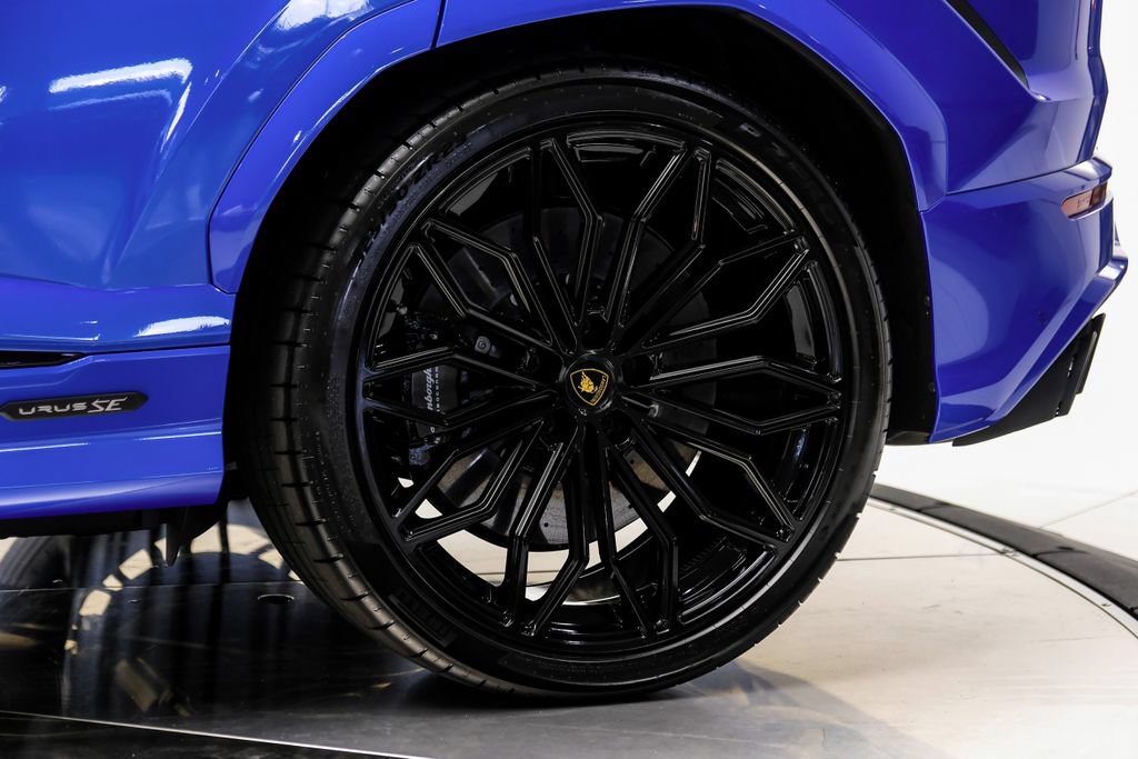 Used 2025 Lamborghini Urus SE AWD/4WD image 73
